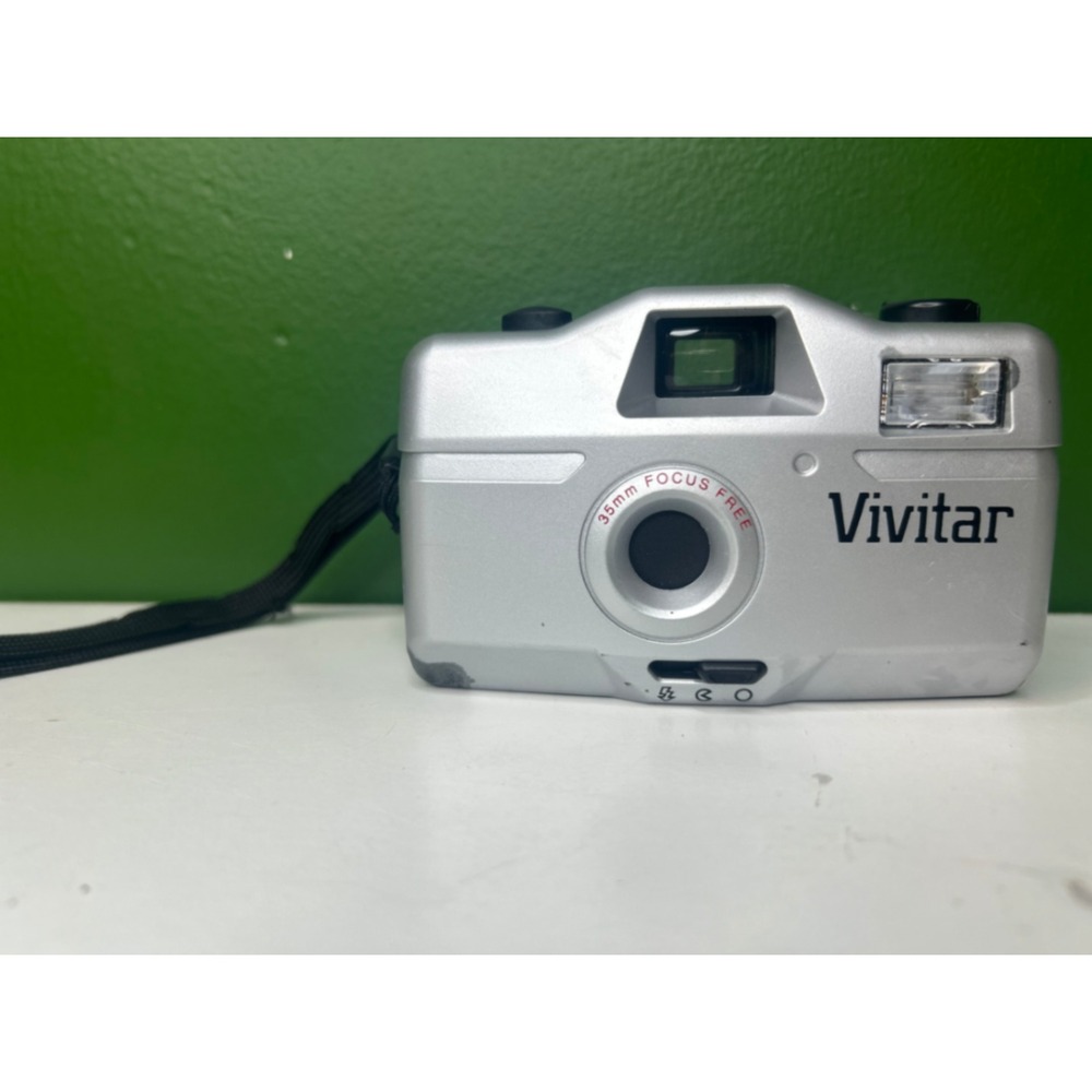 Vivitar 35mm Focus Free Point and Shoot Film Camera Silver For Parts Repair